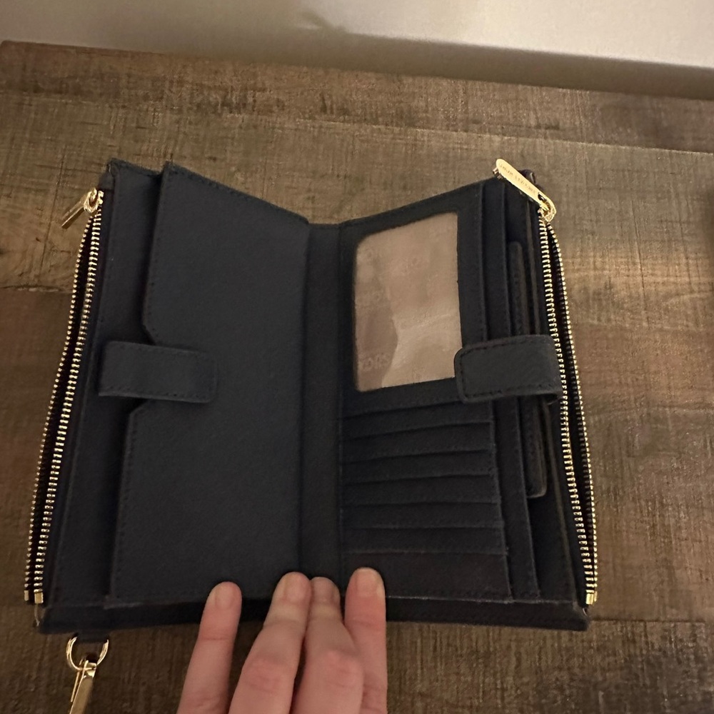 Micheal kors wristlet